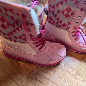 Ugg’s pink snow boots-new not in box